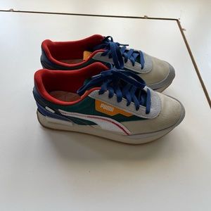 Kids size 7 used puma future rider HN blue Jr